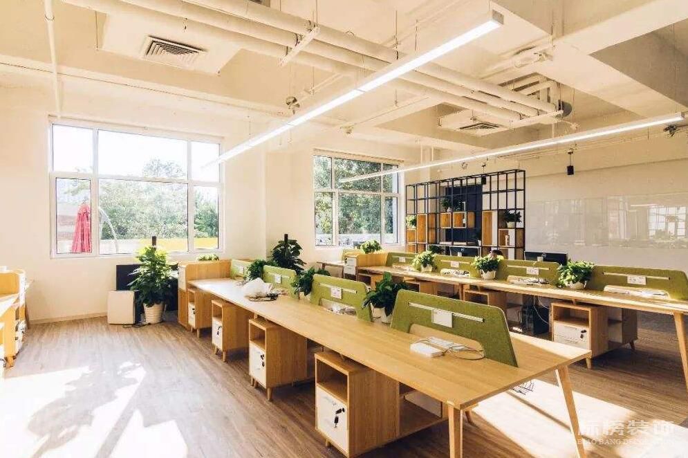 深圳办公室装修完成后如何进行保洁工作？